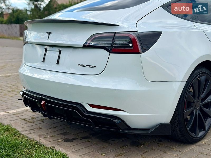 Седан Tesla Model 3 2019 в Кривом Роге