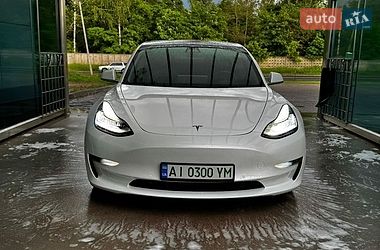 Седан Tesla Model 3 2019 в Киеве