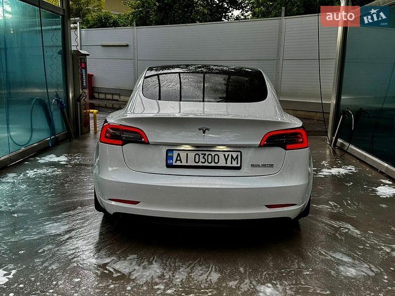 Седан Tesla Model 3 2019 в Киеве