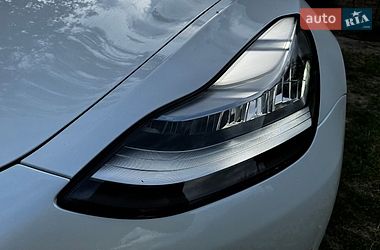Седан Tesla Model 3 2019 в Киеве