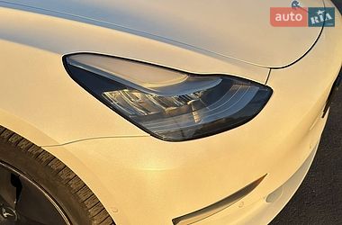 Седан Tesla Model 3 2020 в Киеве
