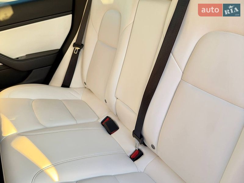 Седан Tesla Model 3 2020 в Киеве