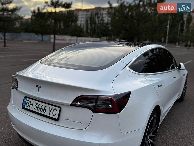 Седан Tesla Model 3 2020 в Одессе