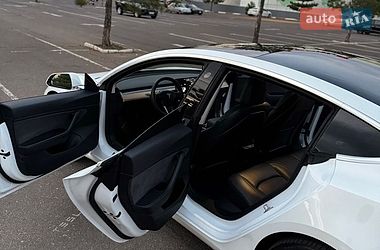 Седан Tesla Model 3 2020 в Одессе