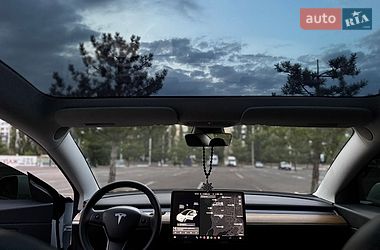 Седан Tesla Model 3 2020 в Одессе