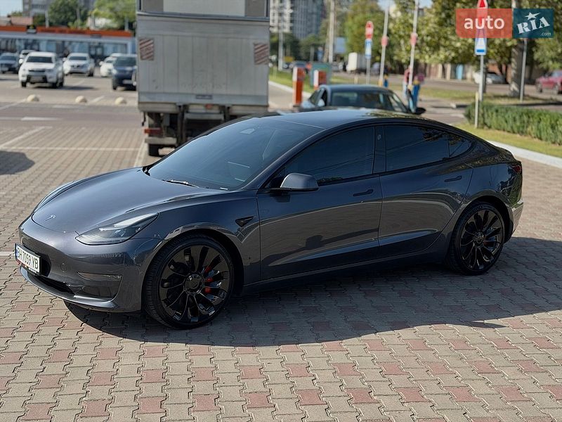 Седан Tesla Model 3 2023 в Одессе