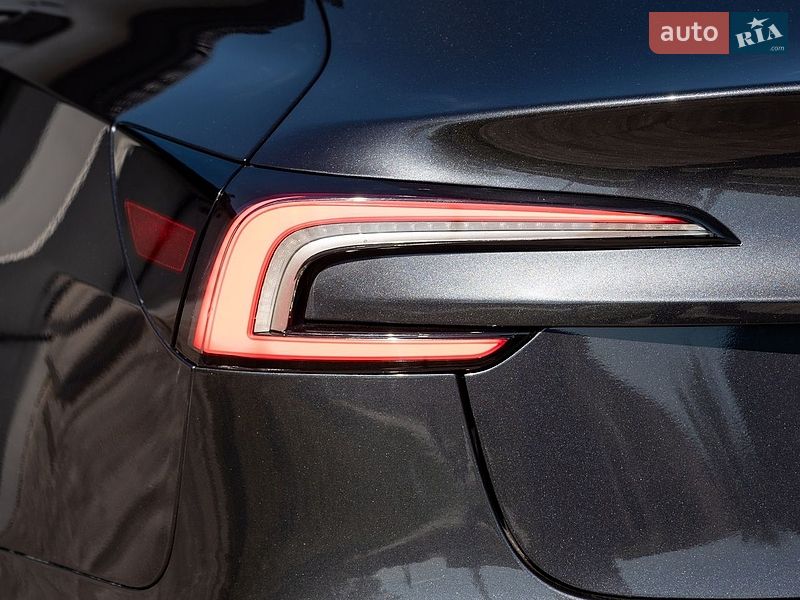 Седан Tesla Model 3 2025 в Ивано-Франковске