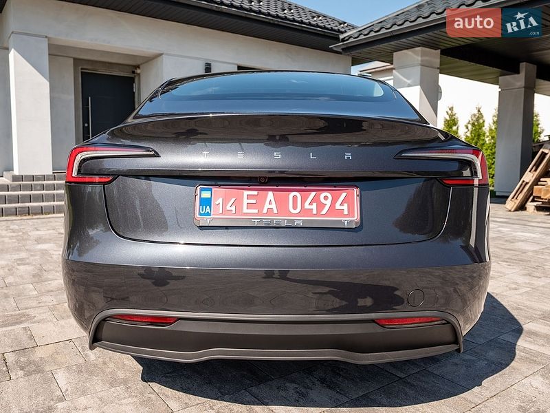 Седан Tesla Model 3 2025 в Ивано-Франковске