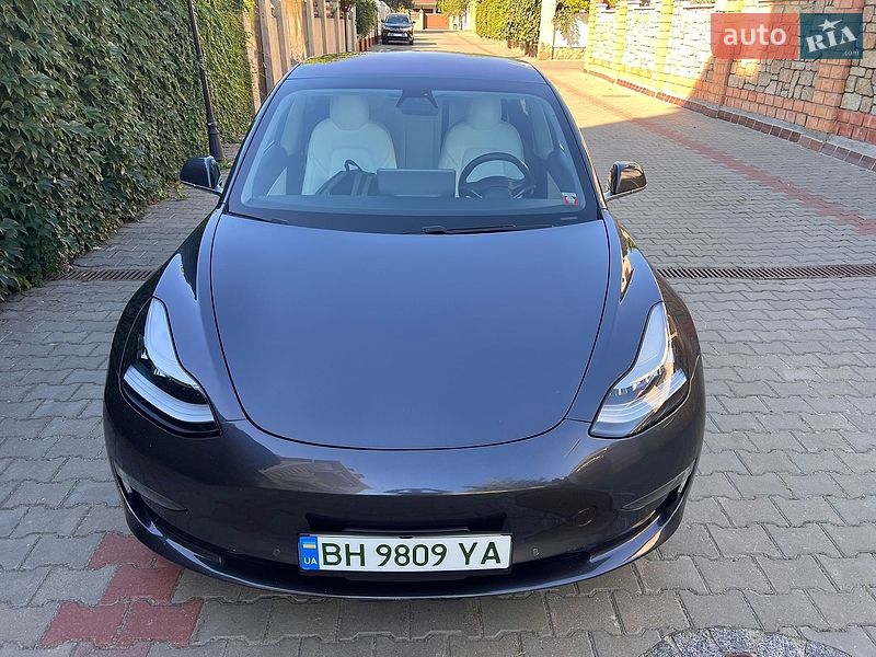 Седан Tesla Model 3 2019 в Одесі