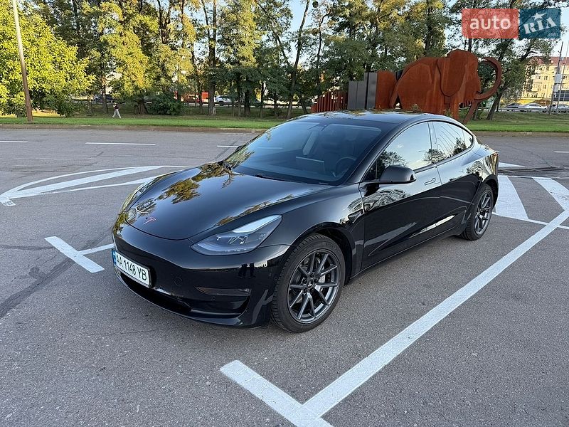 Tesla Model 3 2021