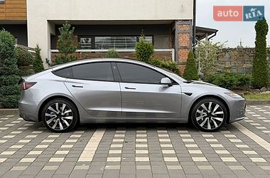 Седан Tesla Model 3 2025 в Стрые