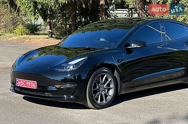 tesla model-3 2023 в Киев от профессионального продавца Volodymyr