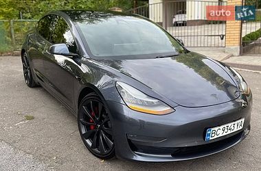 Седан Tesla Model 3 2020 в Львове