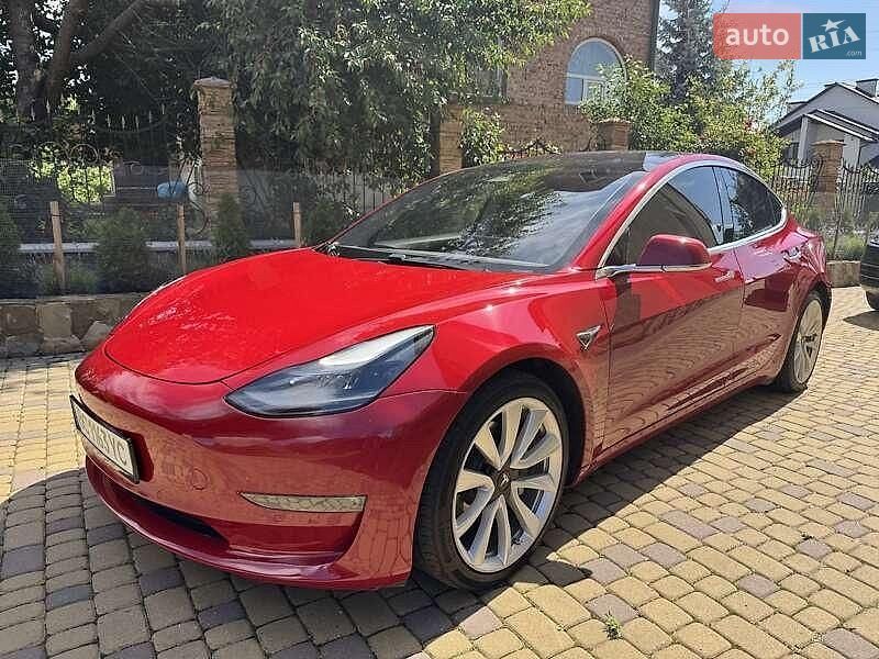 Седан Tesla Model 3 2018 в Львове