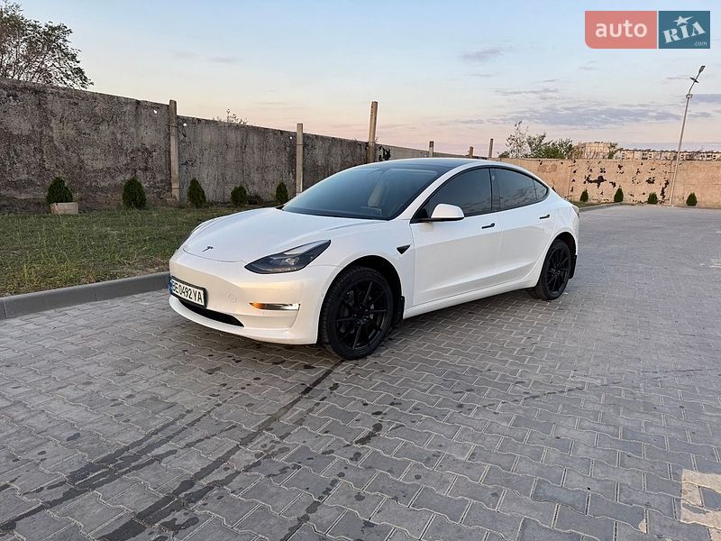 Седан Tesla Model 3 2021 в Вознесенську