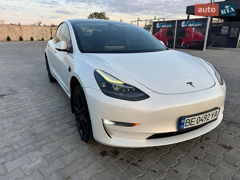 Седан Tesla Model 3 2021 в Вознесенську