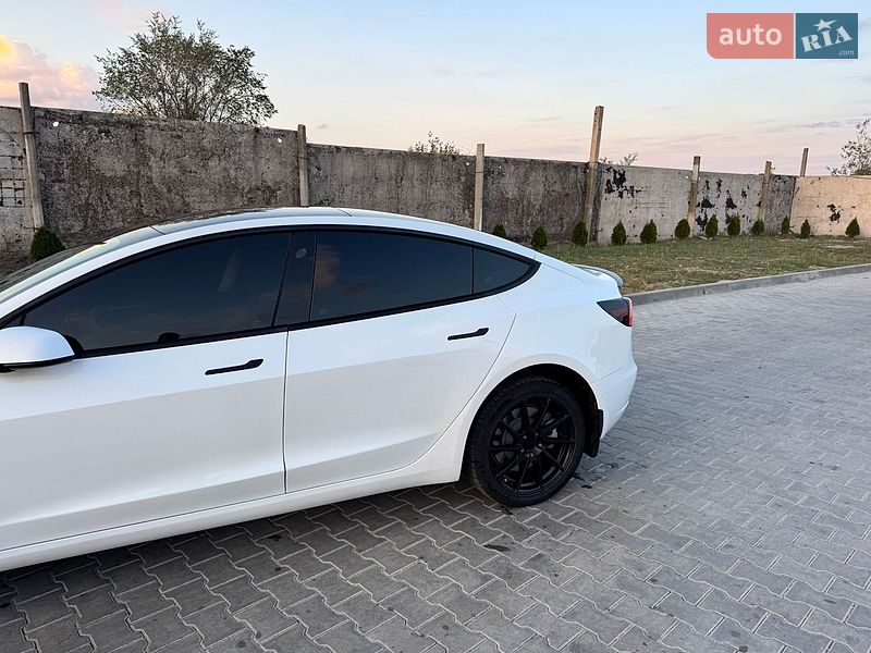 Седан Tesla Model 3 2021 в Вознесенську