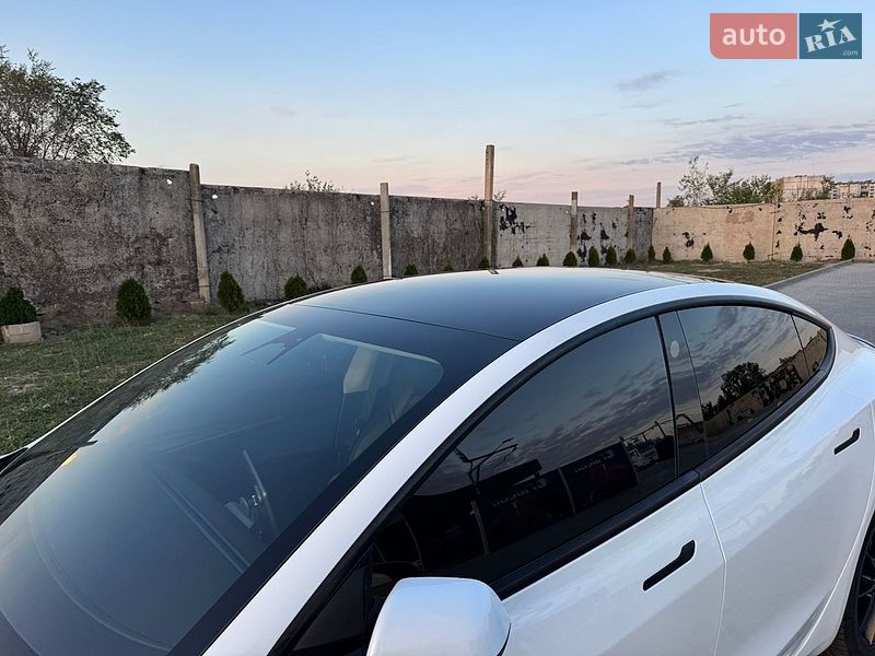 Седан Tesla Model 3 2021 в Вознесенську