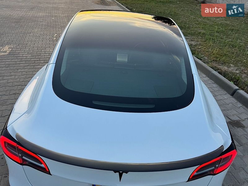 Седан Tesla Model 3 2021 в Вознесенську