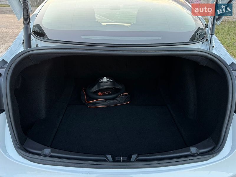 Седан Tesla Model 3 2021 в Вознесенську