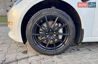 Седан Tesla Model 3 2021 в Вознесенську