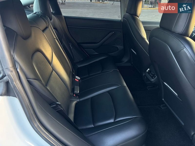 Седан Tesla Model 3 2021 в Вознесенську