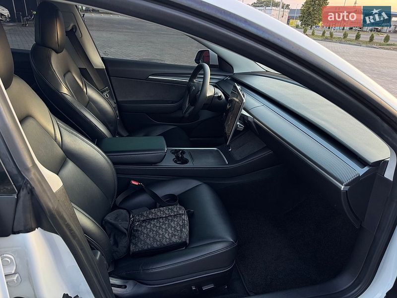 Седан Tesla Model 3 2021 в Вознесенську