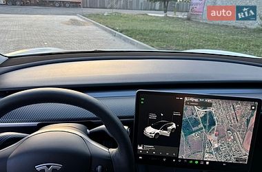 Седан Tesla Model 3 2021 в Вознесенську