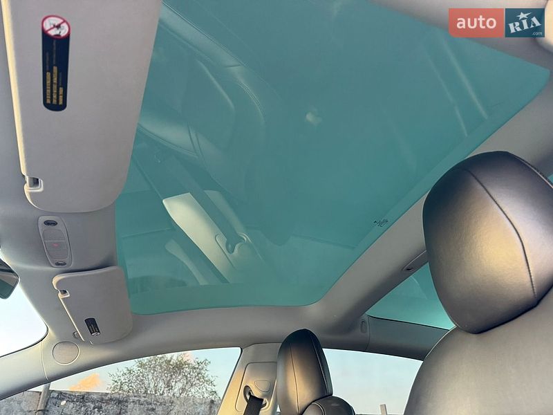 Седан Tesla Model 3 2021 в Вознесенську