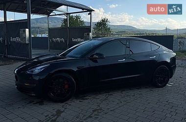 Седан Tesla Model 3 2019 в Тячеве