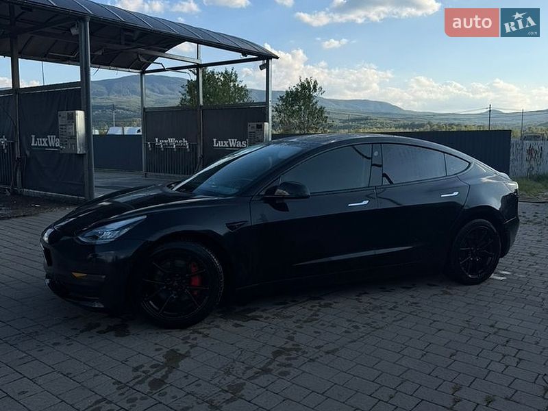 Седан Tesla Model 3 2019 в Тячеве