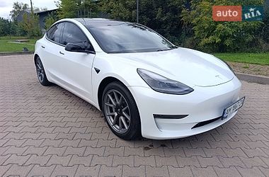 Седан Tesla Model 3 2021 в Житомире