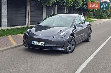 Седан Tesla Model 3 2021 в Киеве