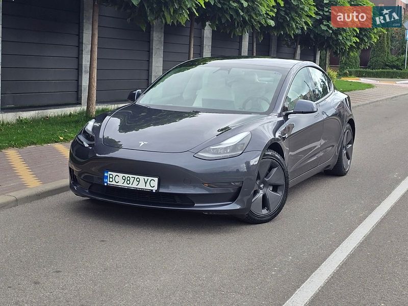 Седан Tesla Model 3 2021 в Киеве