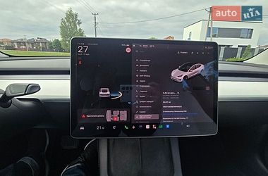 Седан Tesla Model 3 2021 в Киеве