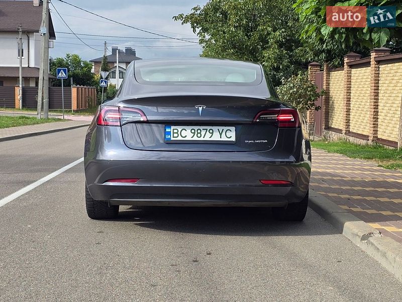 Седан Tesla Model 3 2021 в Киеве