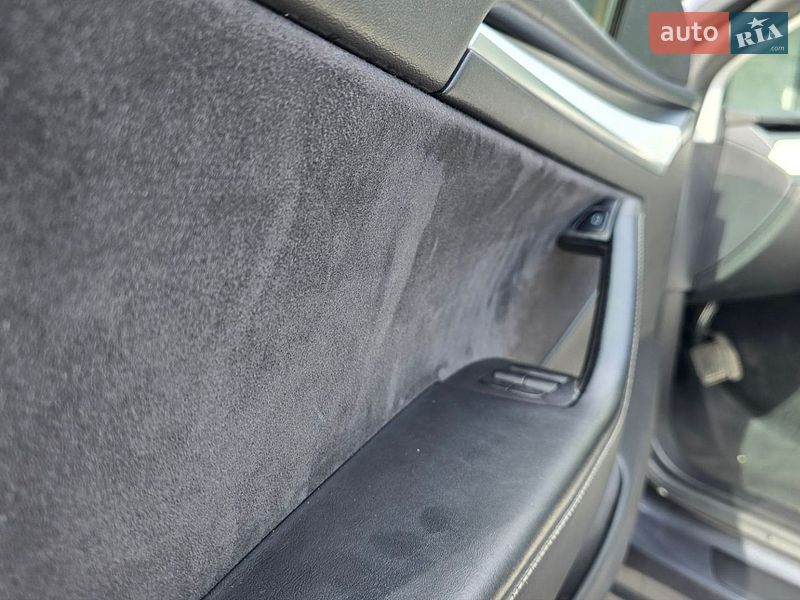 Седан Tesla Model 3 2021 в Киеве