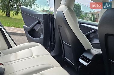 Седан Tesla Model 3 2021 в Киеве
