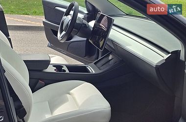 Седан Tesla Model 3 2021 в Киеве