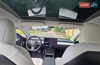 Седан Tesla Model 3 2021 в Киеве