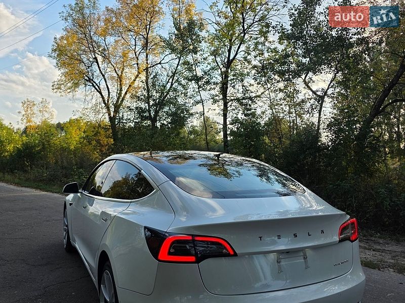 Седан Tesla Model 3 2019 в Ковелі