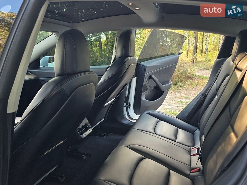 Седан Tesla Model 3 2019 в Ковелі
