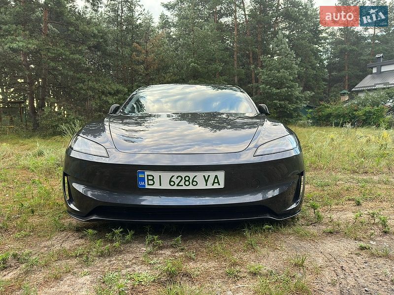 Седан Tesla Model 3 2024 в Полтаві