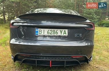 Седан Tesla Model 3 2024 в Полтаві