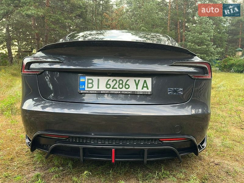 Седан Tesla Model 3 2024 в Полтаві