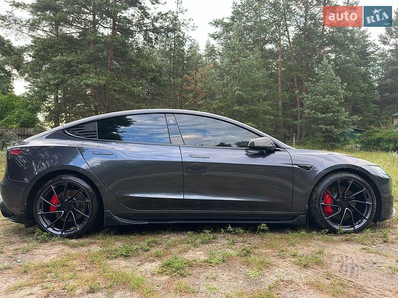Седан Tesla Model 3 2024 в Полтаві