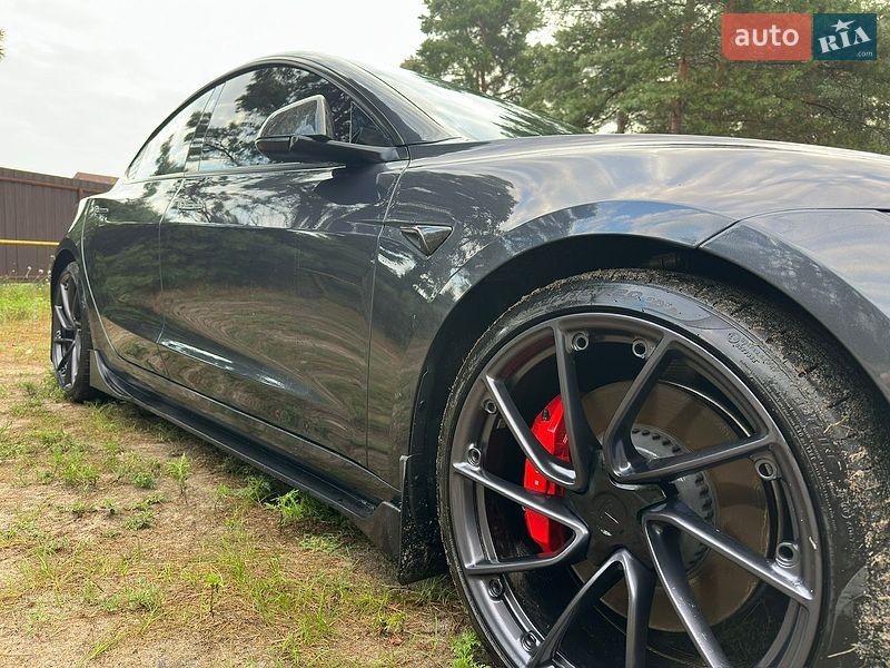 Седан Tesla Model 3 2024 в Полтаві