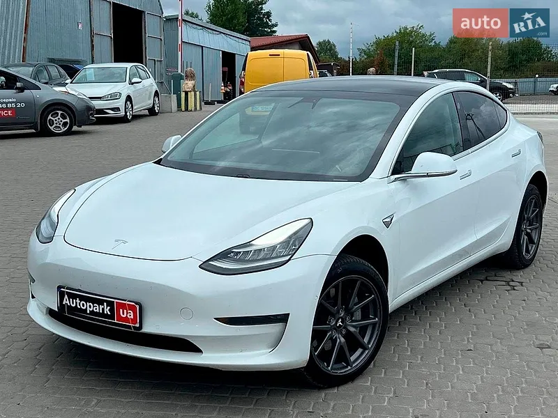 Tesla Model 3 2020