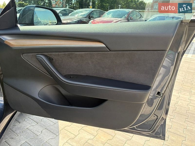 Седан Tesla Model 3 2021 в Киеве фото 12 Седан Tesla Model 3 2021 в Киеве