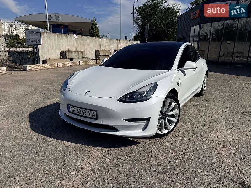 Tesla Model 3 2018